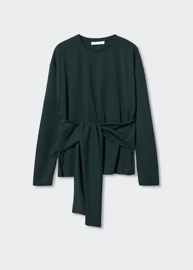 Knotted top