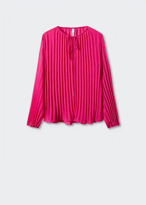 Pleated blouse with puffed sleeves