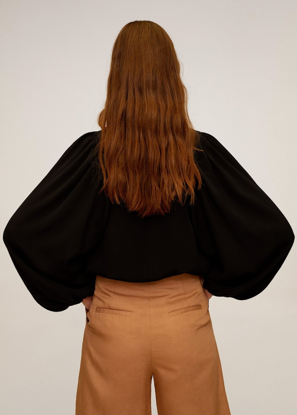 Puffed sleeves blouse