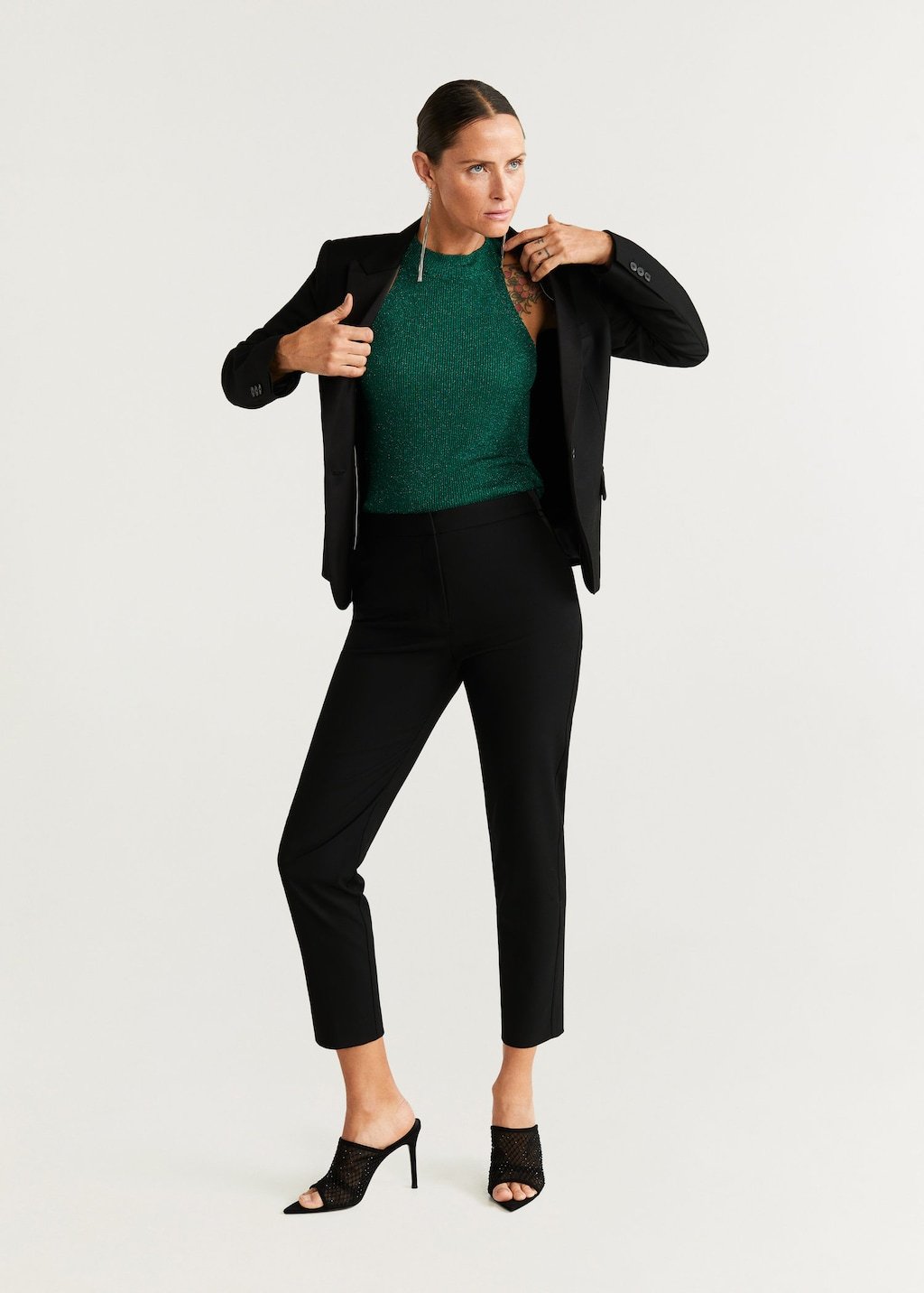 Metallic ribbed top