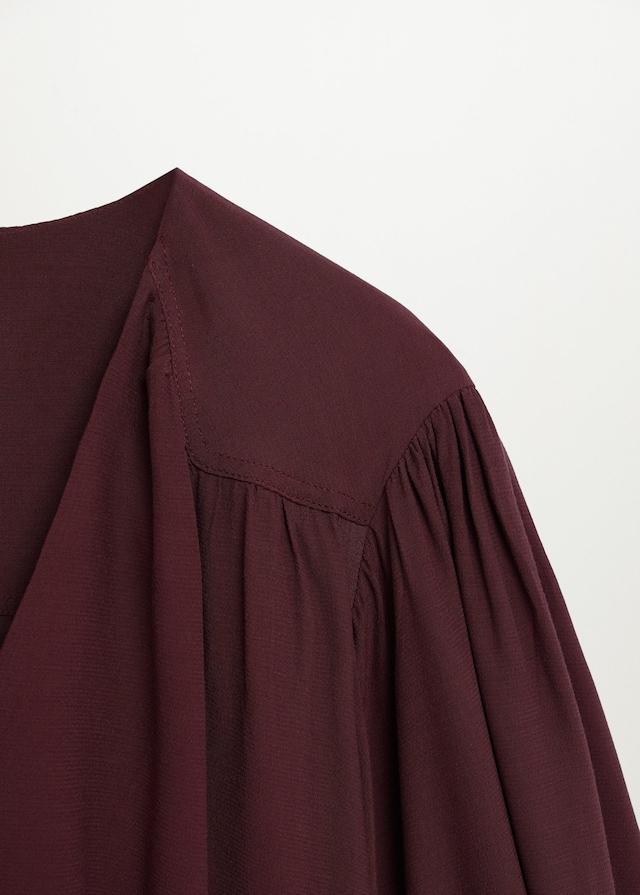 Puffed sleeves dress