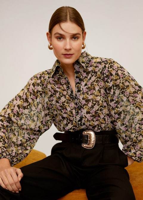 Puff sleeves blouse