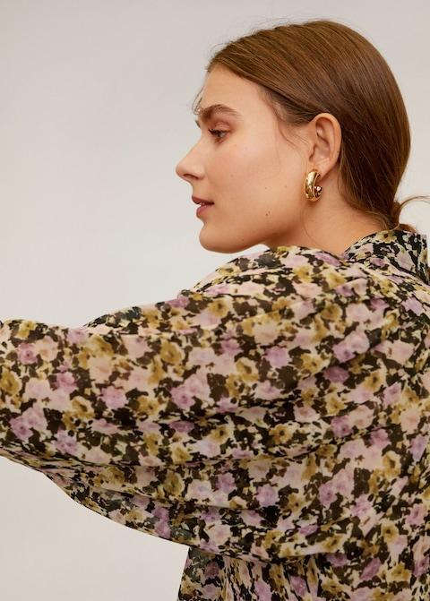 Puff sleeves blouse
