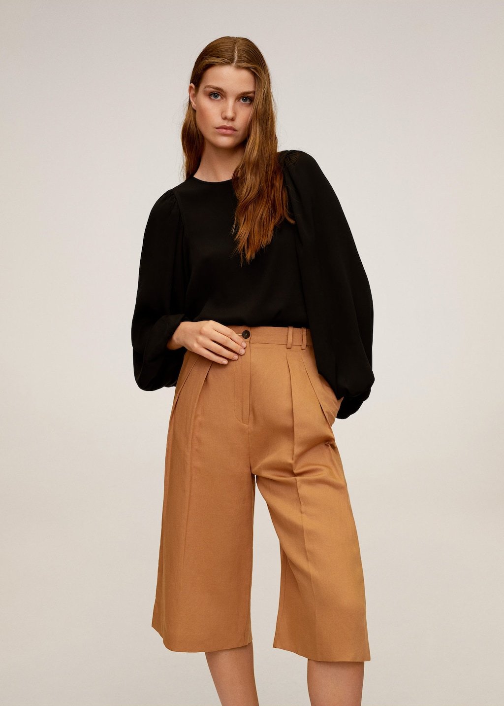 Puffed sleeves blouse