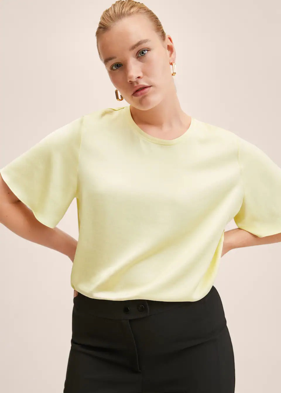Short sleeved blouse