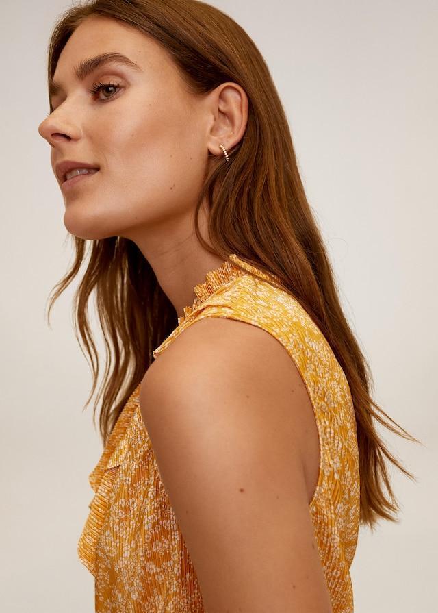 Ruffle pleated top
