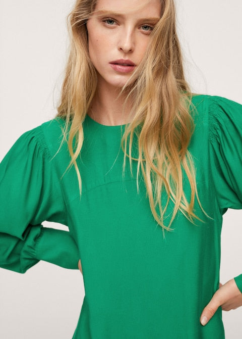 Puffed sleeves dress