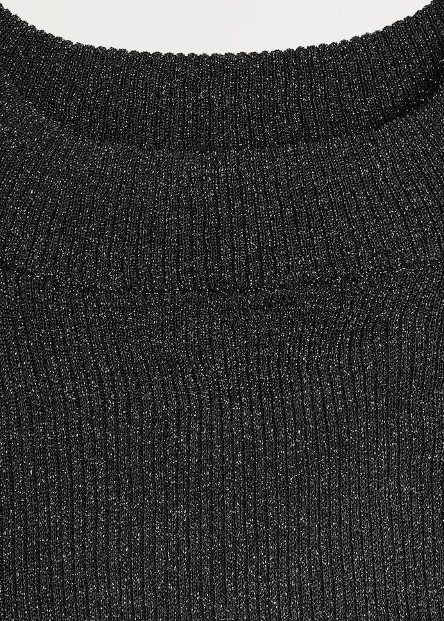 Metallic ribbed top