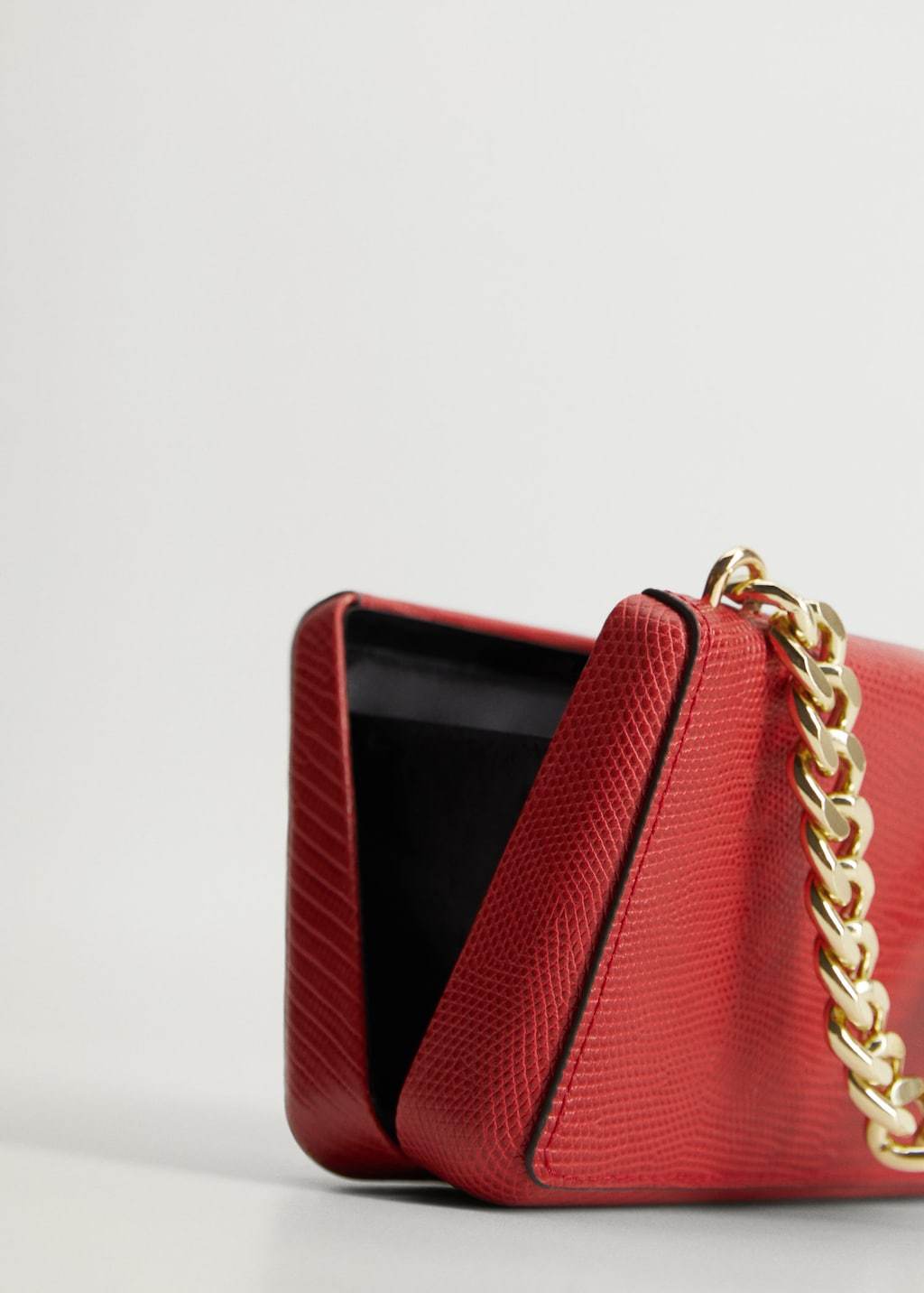 Chain clutch bag