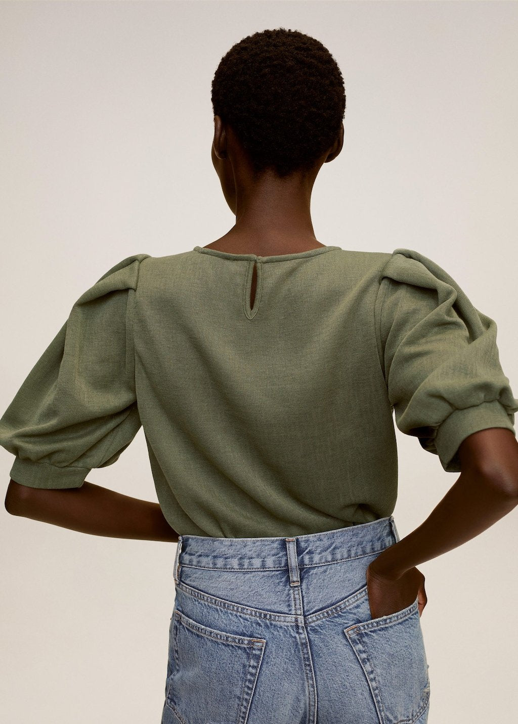 Puffed sleeves T-shirt
