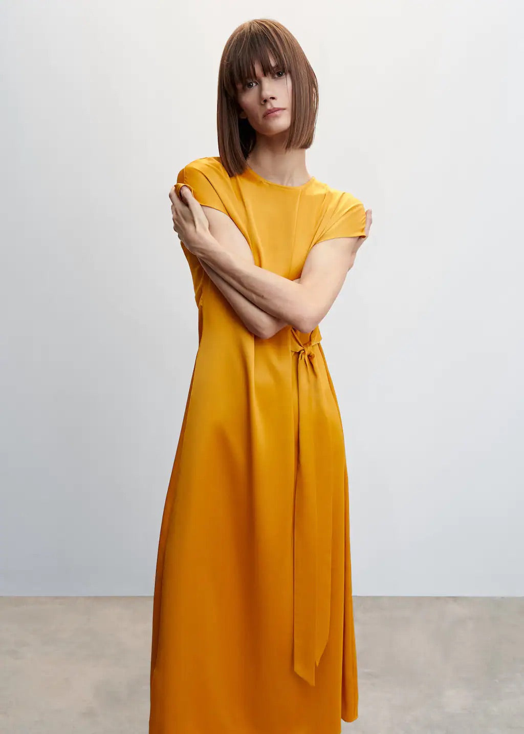 Satin dress with knot