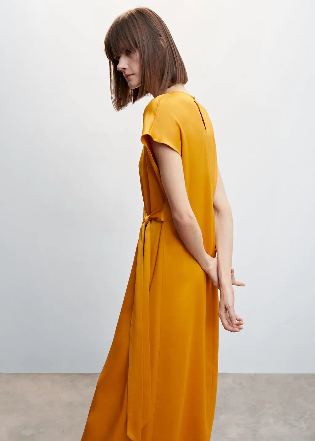 Satin dress with knot