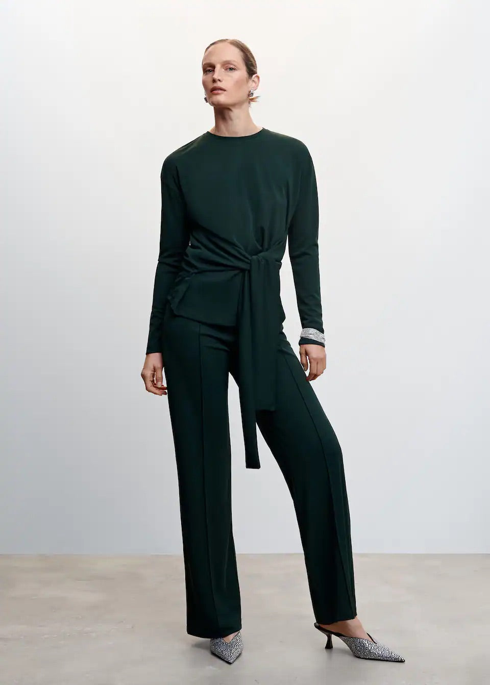 Knotted top