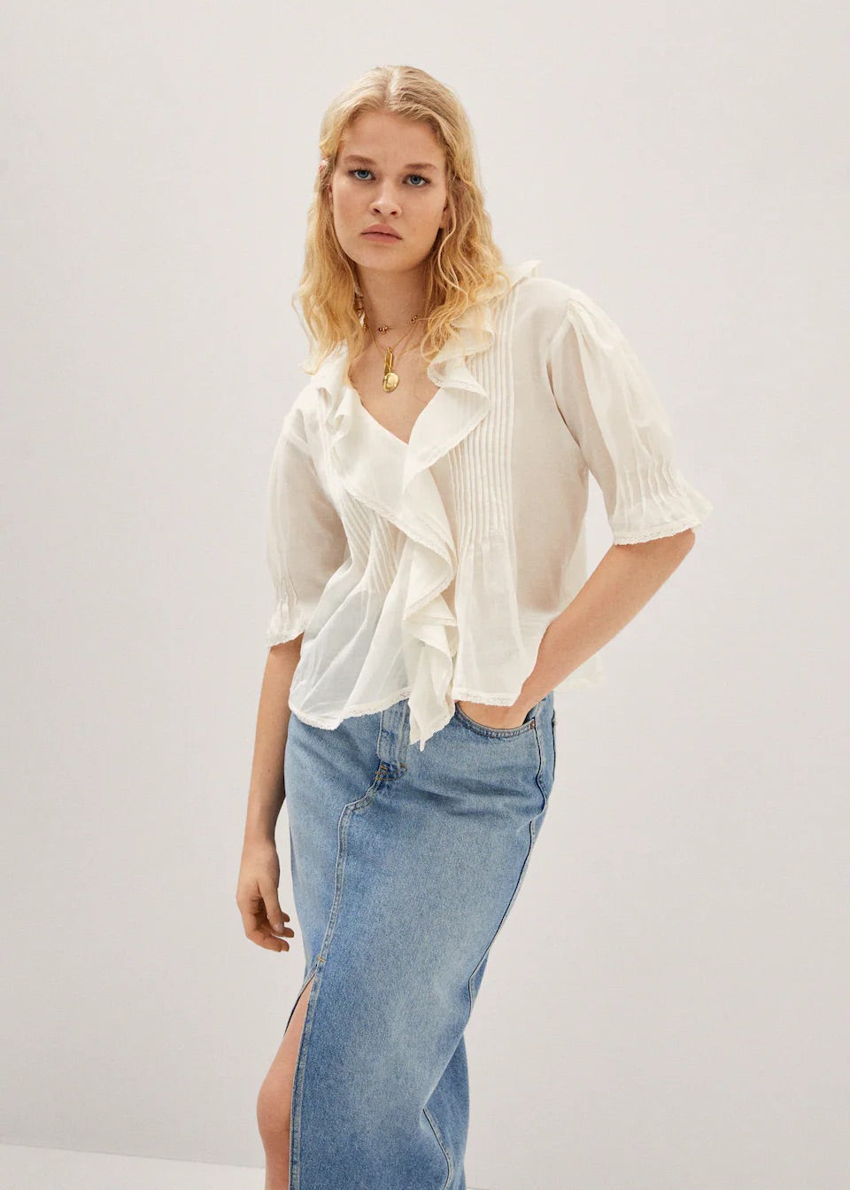 Ruffled puff sleeves blouse