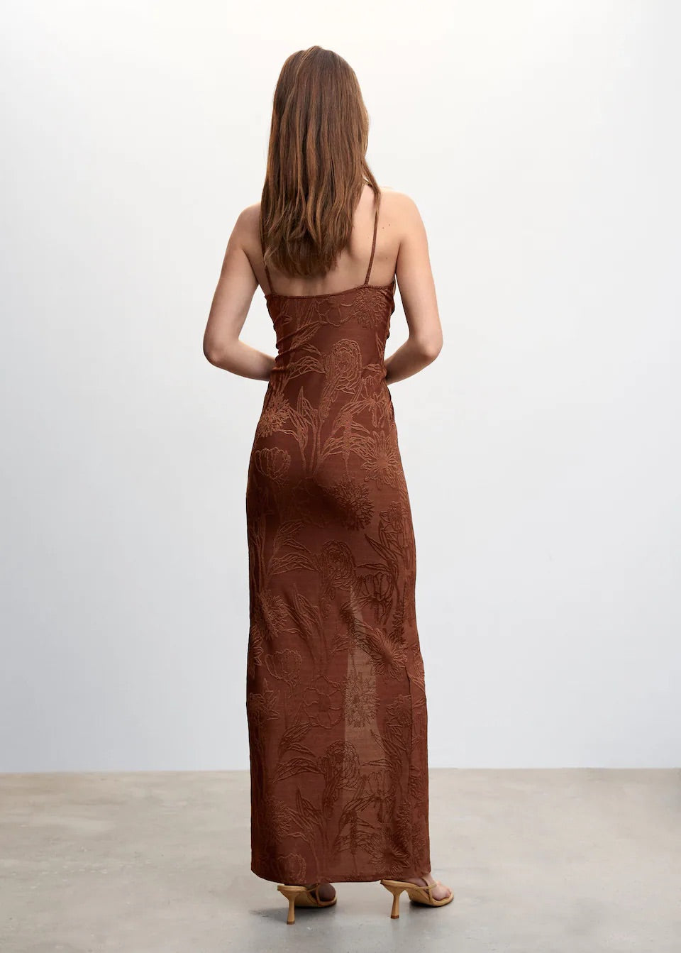 Knot dress with opening