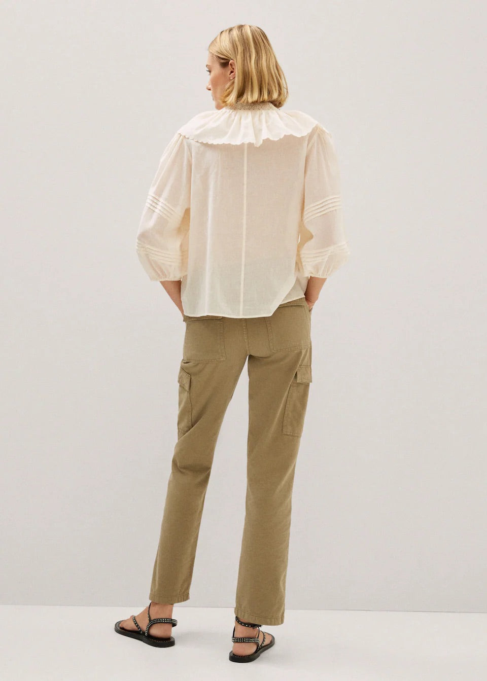 Ruffled puff sleeves blouse