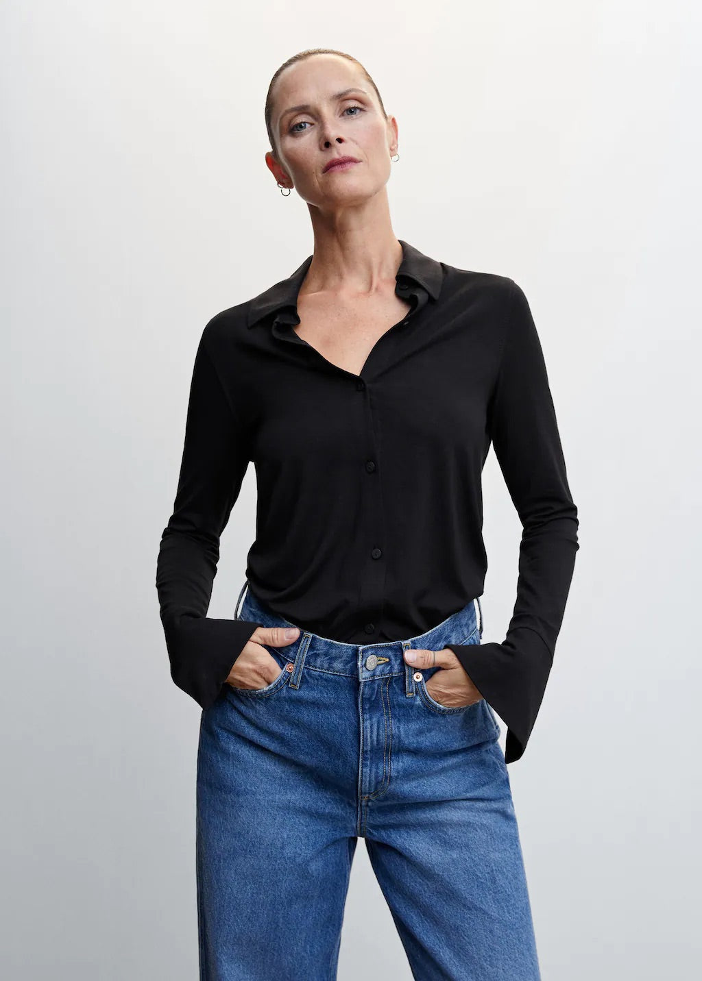 Buttoned flowy shirt