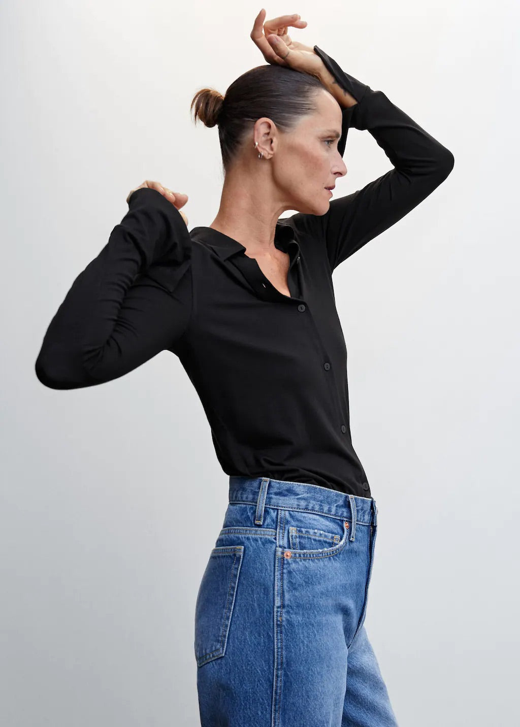 Buttoned flowy shirt