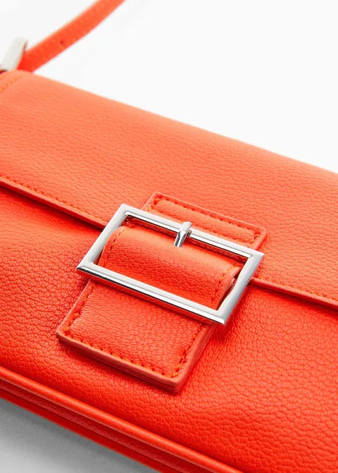 Shoulder bag with buckle