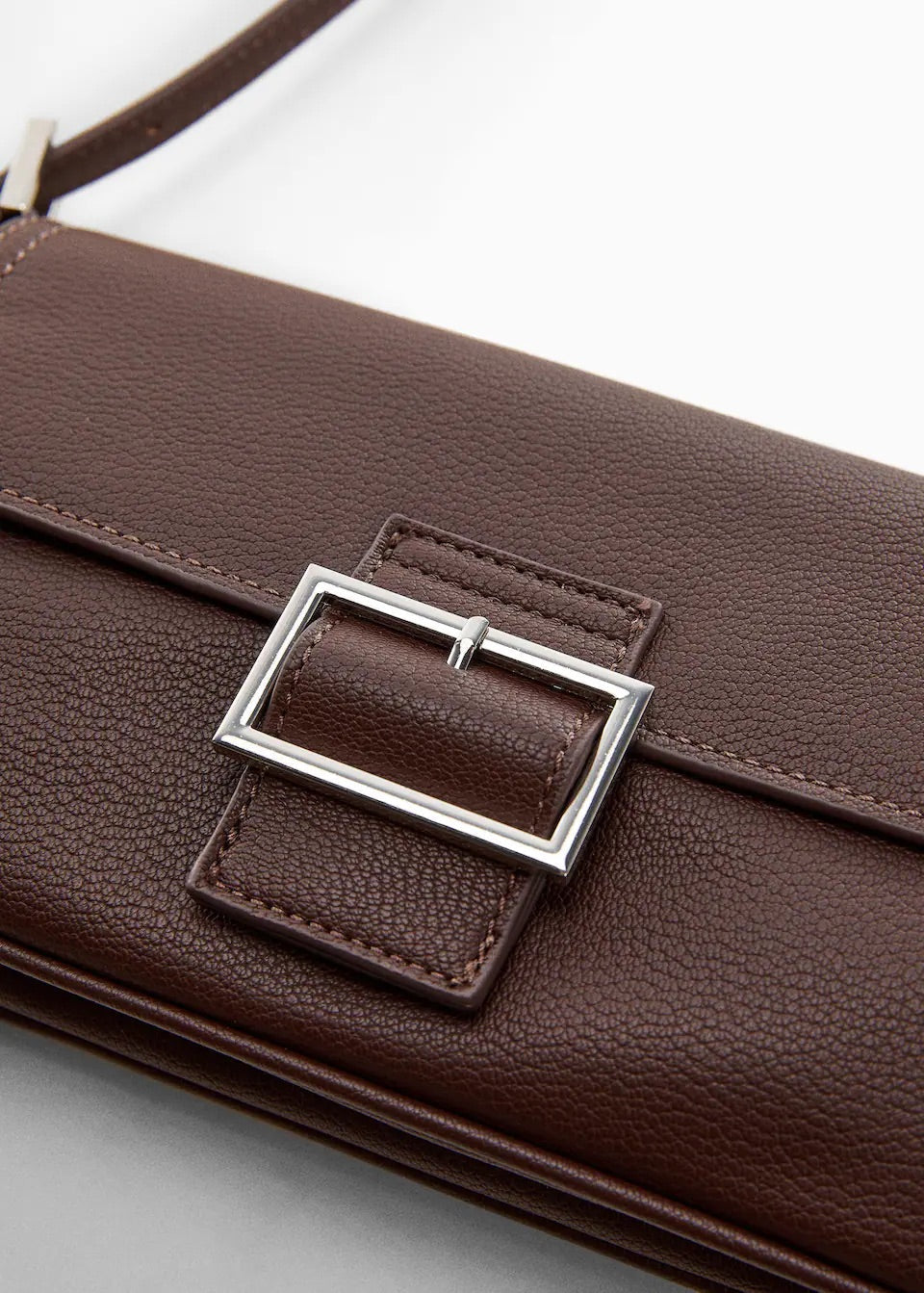 Shoulder bag with buckle