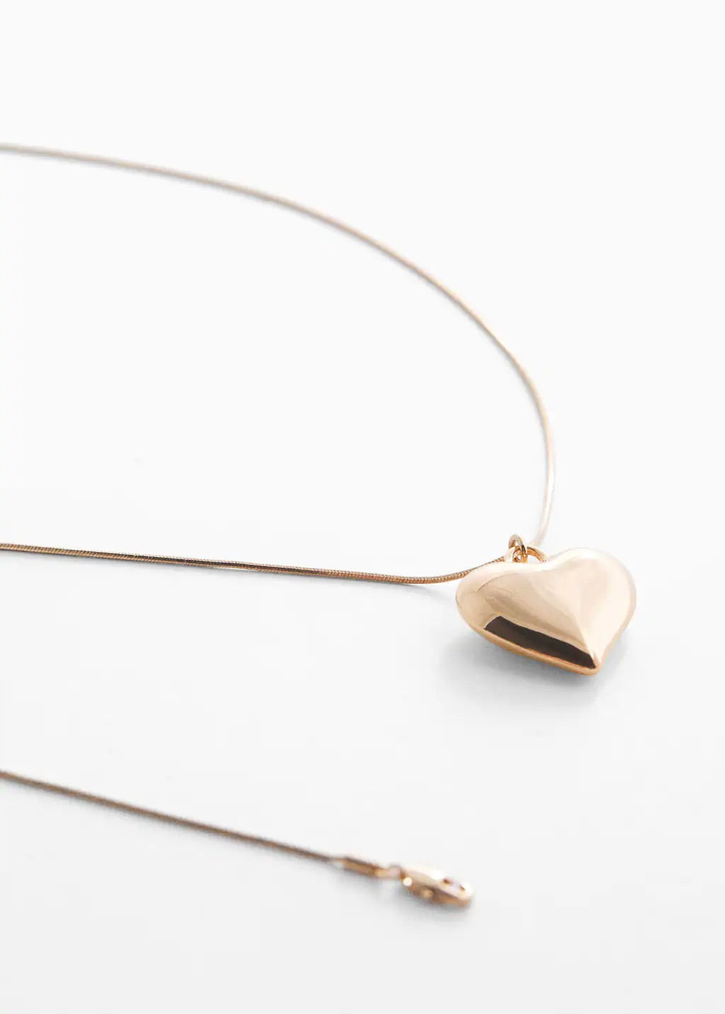 Heart pendant necklace