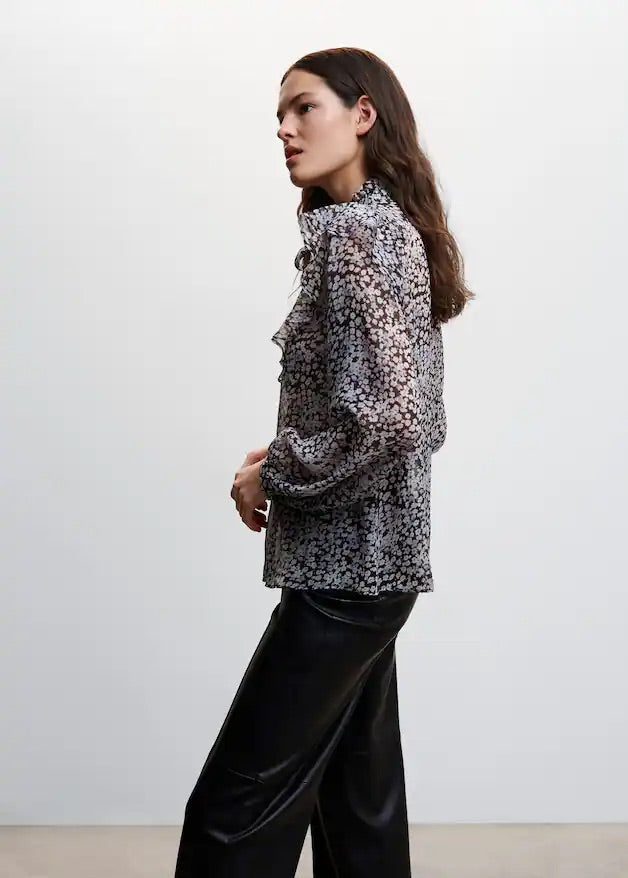 Floral print blouse