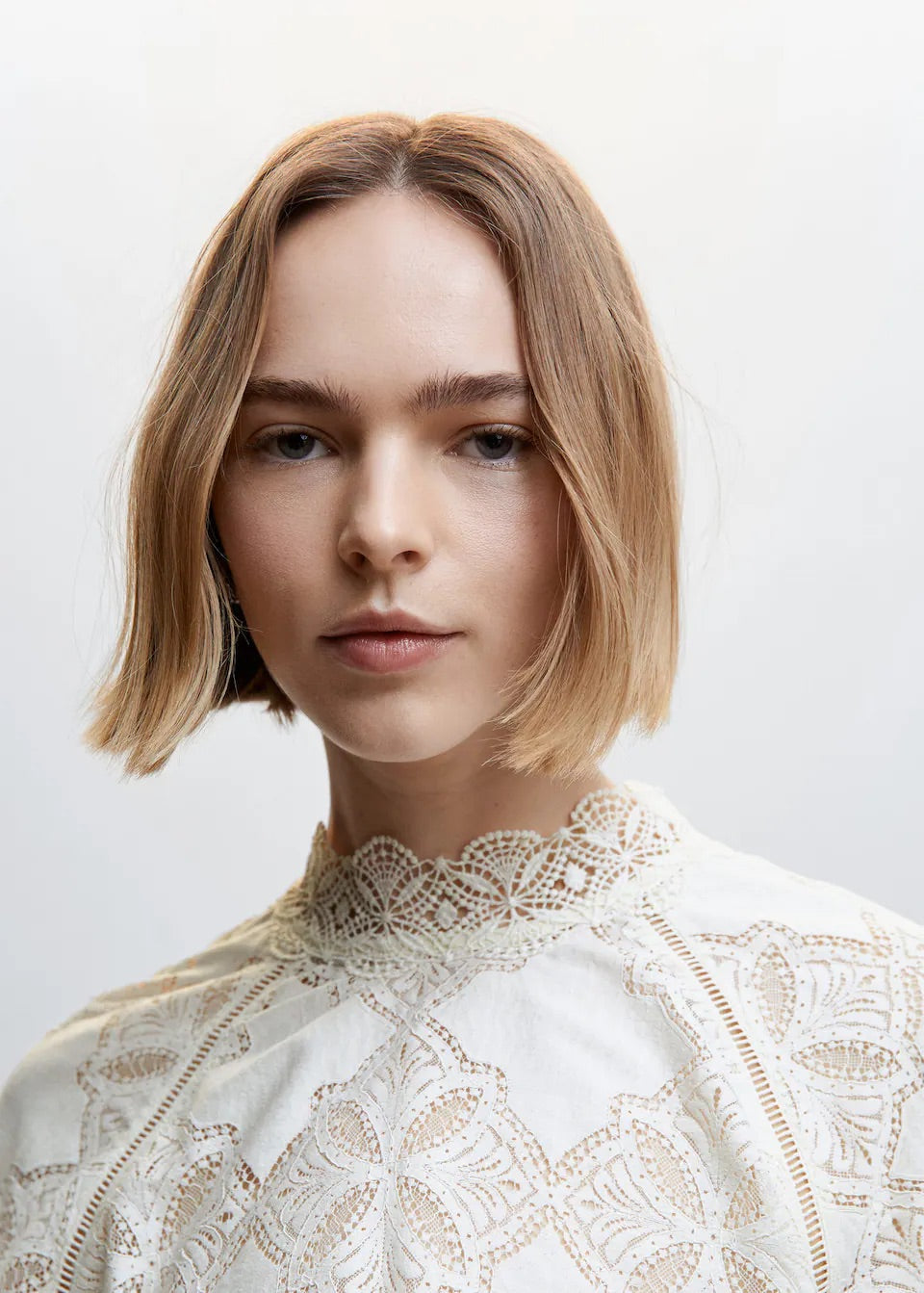 Puffed sleeves lace blouse