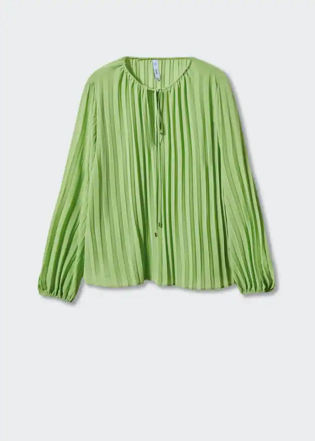 Pleated blouse with puffed sleeves
