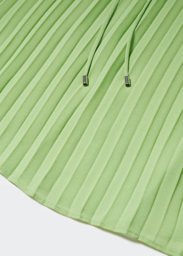 Pleated blouse with puffed sleeves