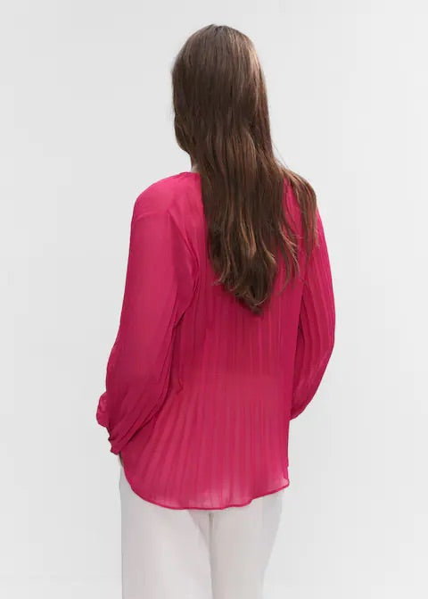 Pleated blouse with puffed sleeves