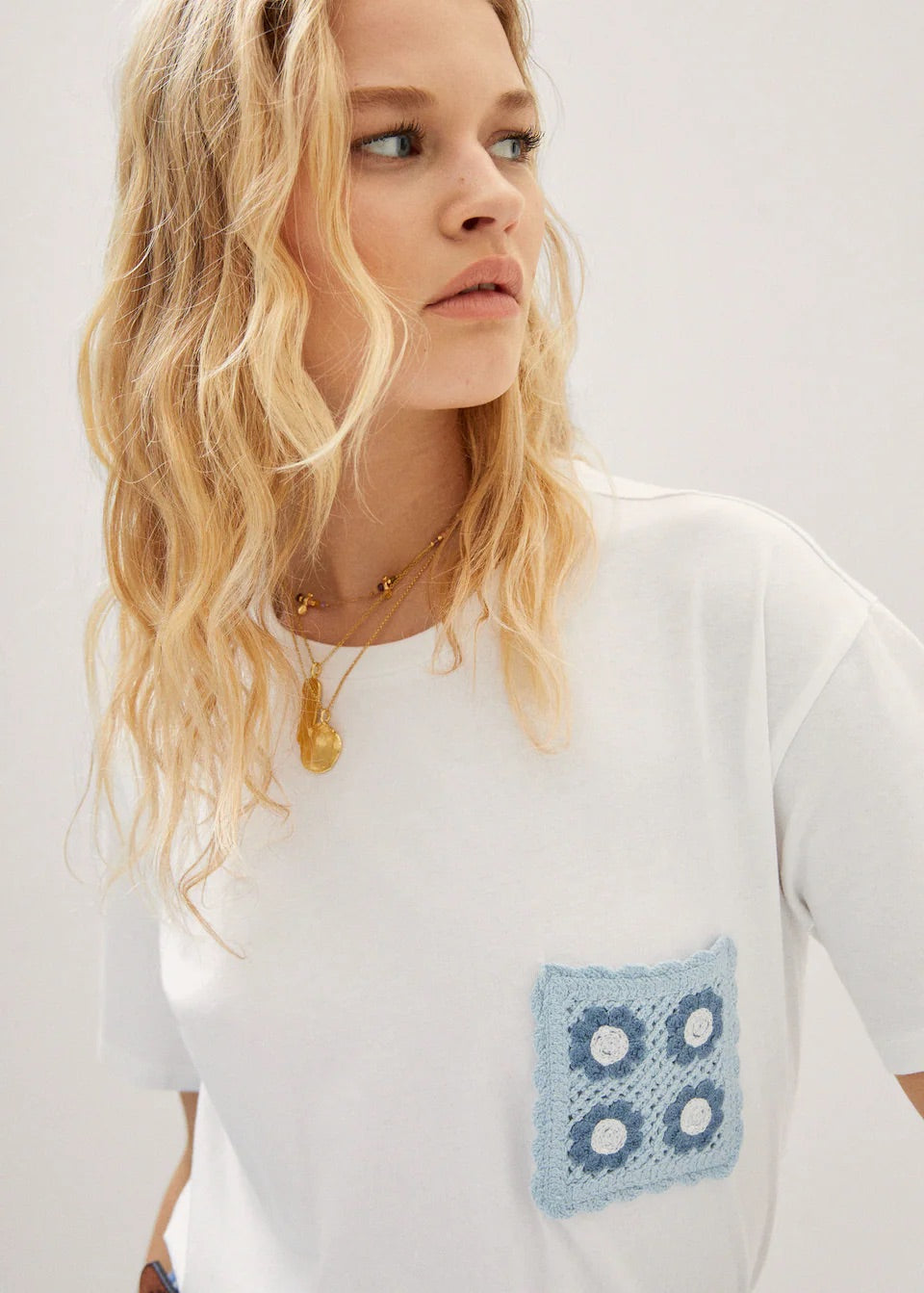 Crochet t-shirt with pocket