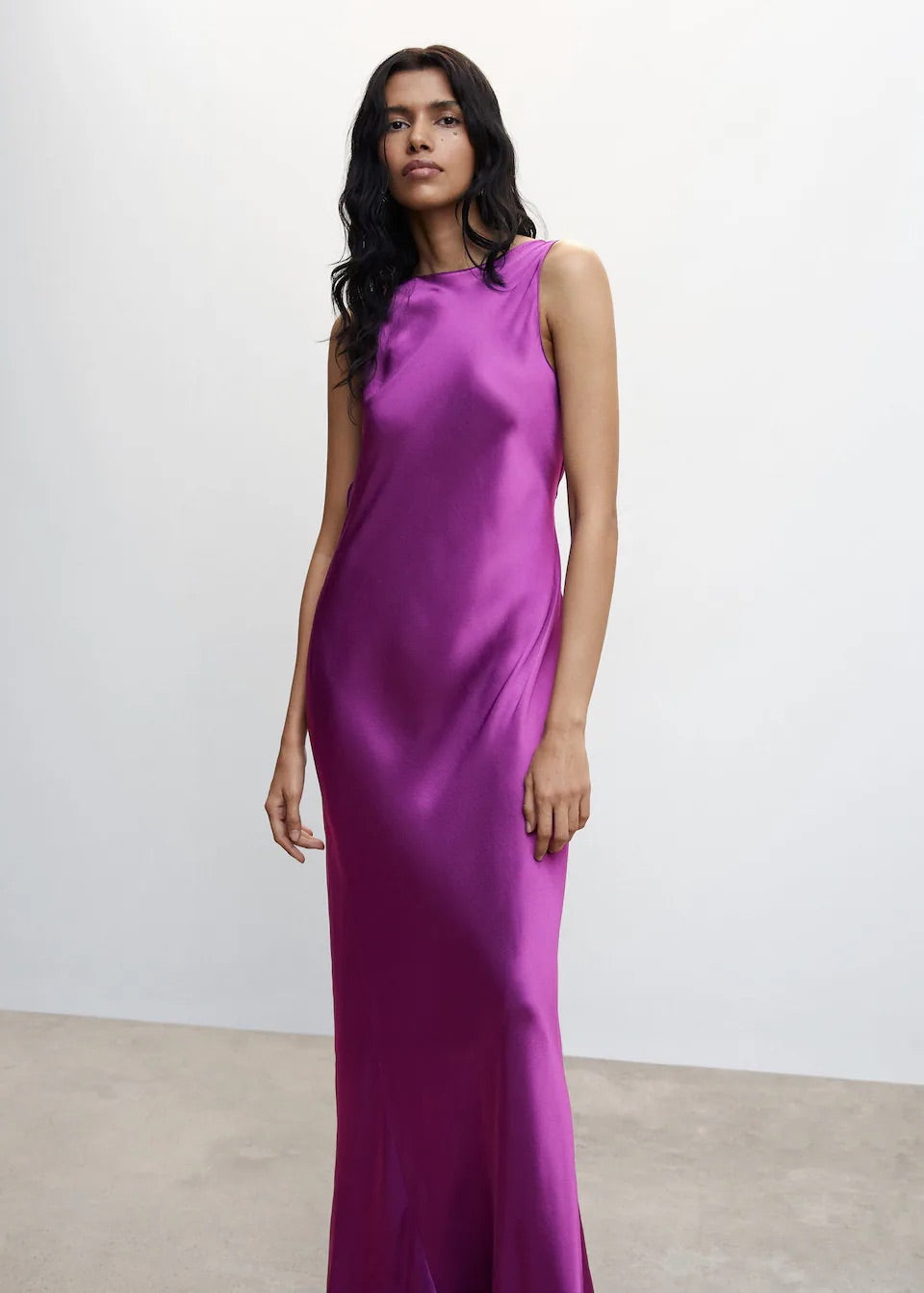 Open-back satin-effect dress