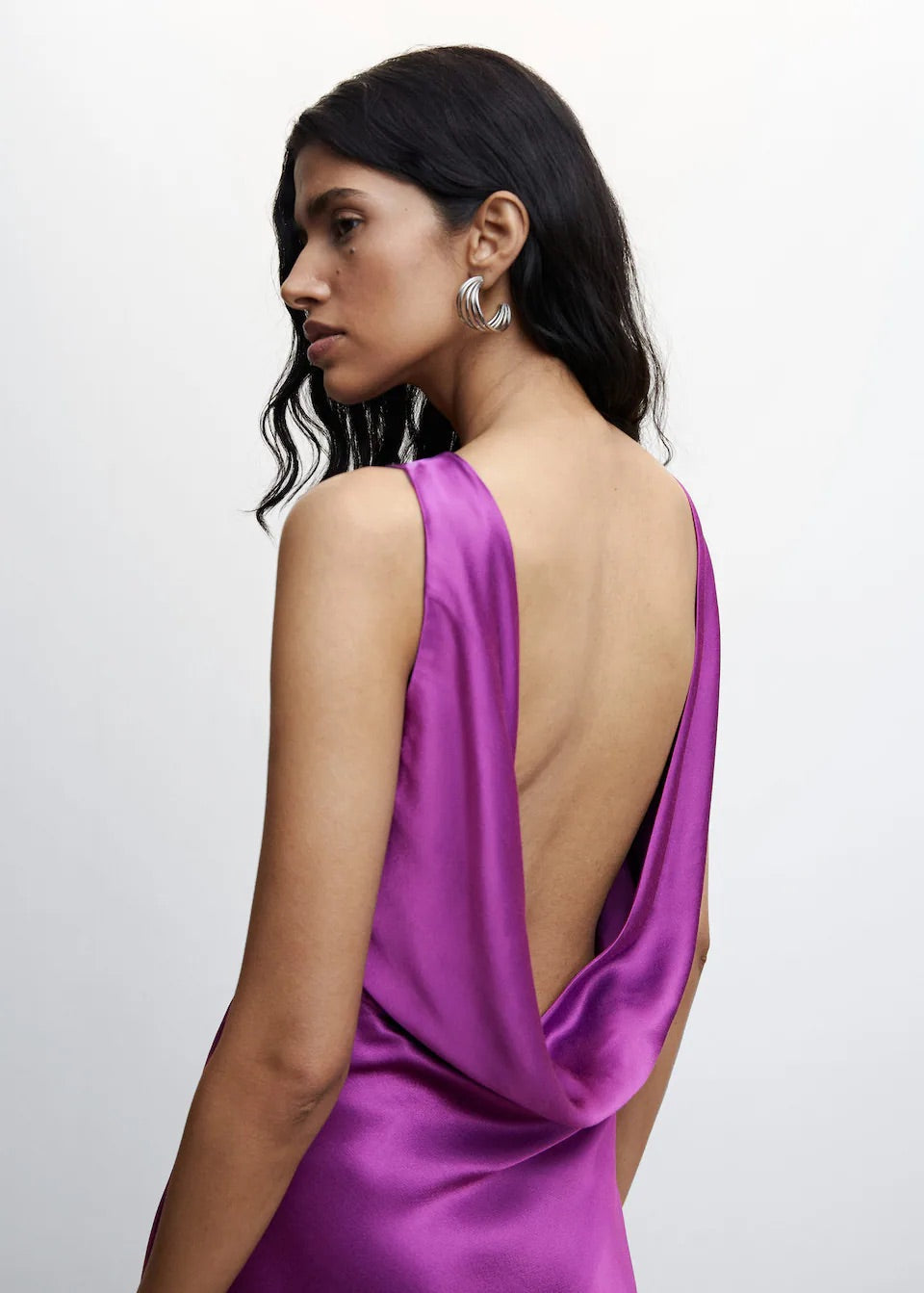 Open-back satin-effect dress