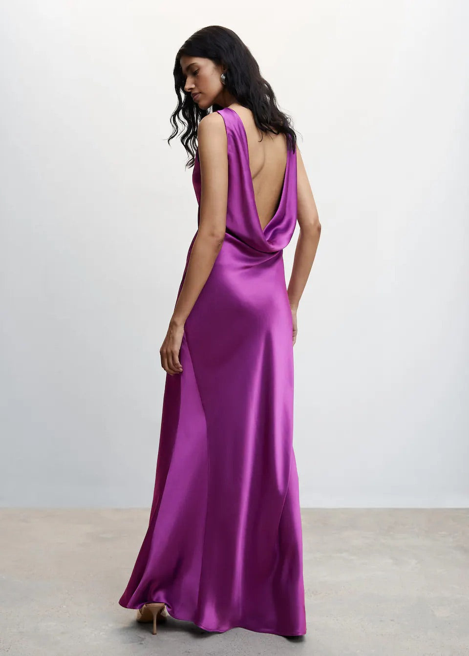 Open-back satin-effect dress