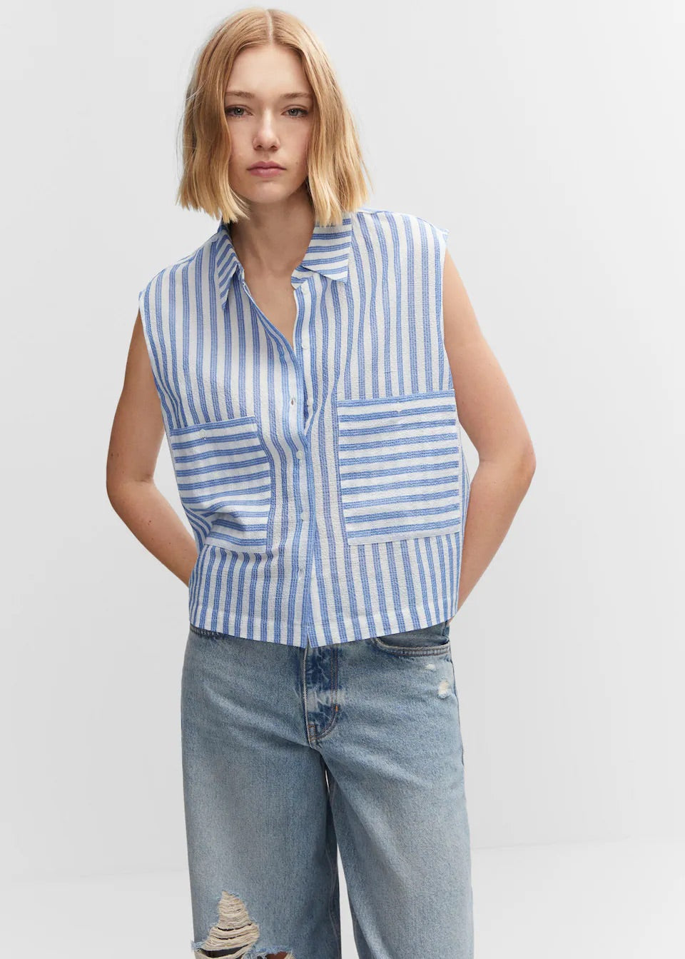 Sleeveless printed shirt