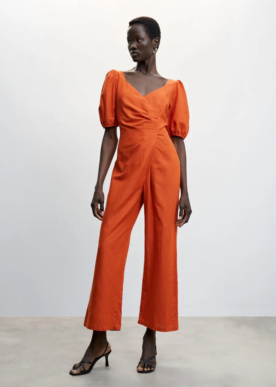 Jumpsuit with puffed sleeves