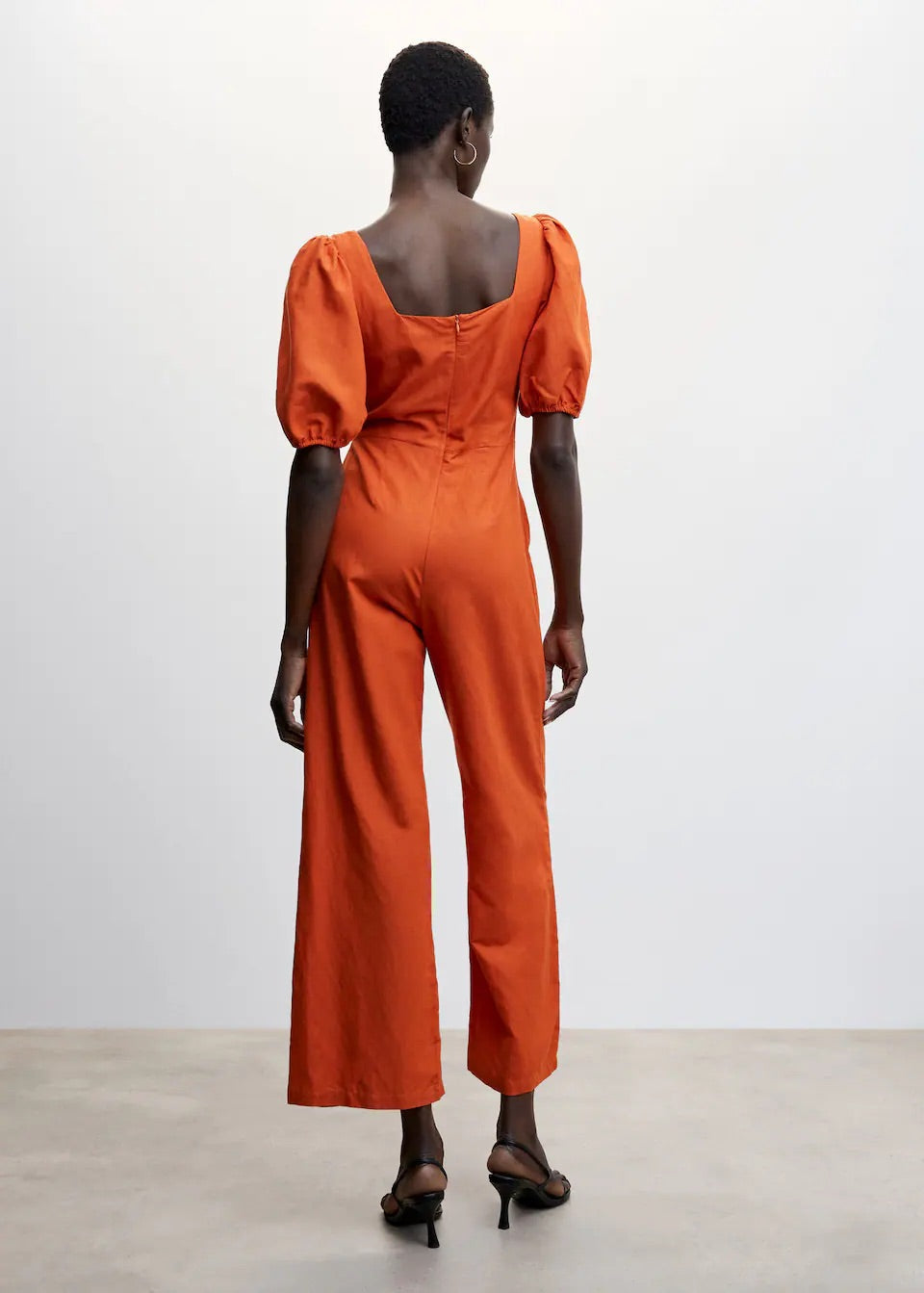 Jumpsuit with puffed sleeves
