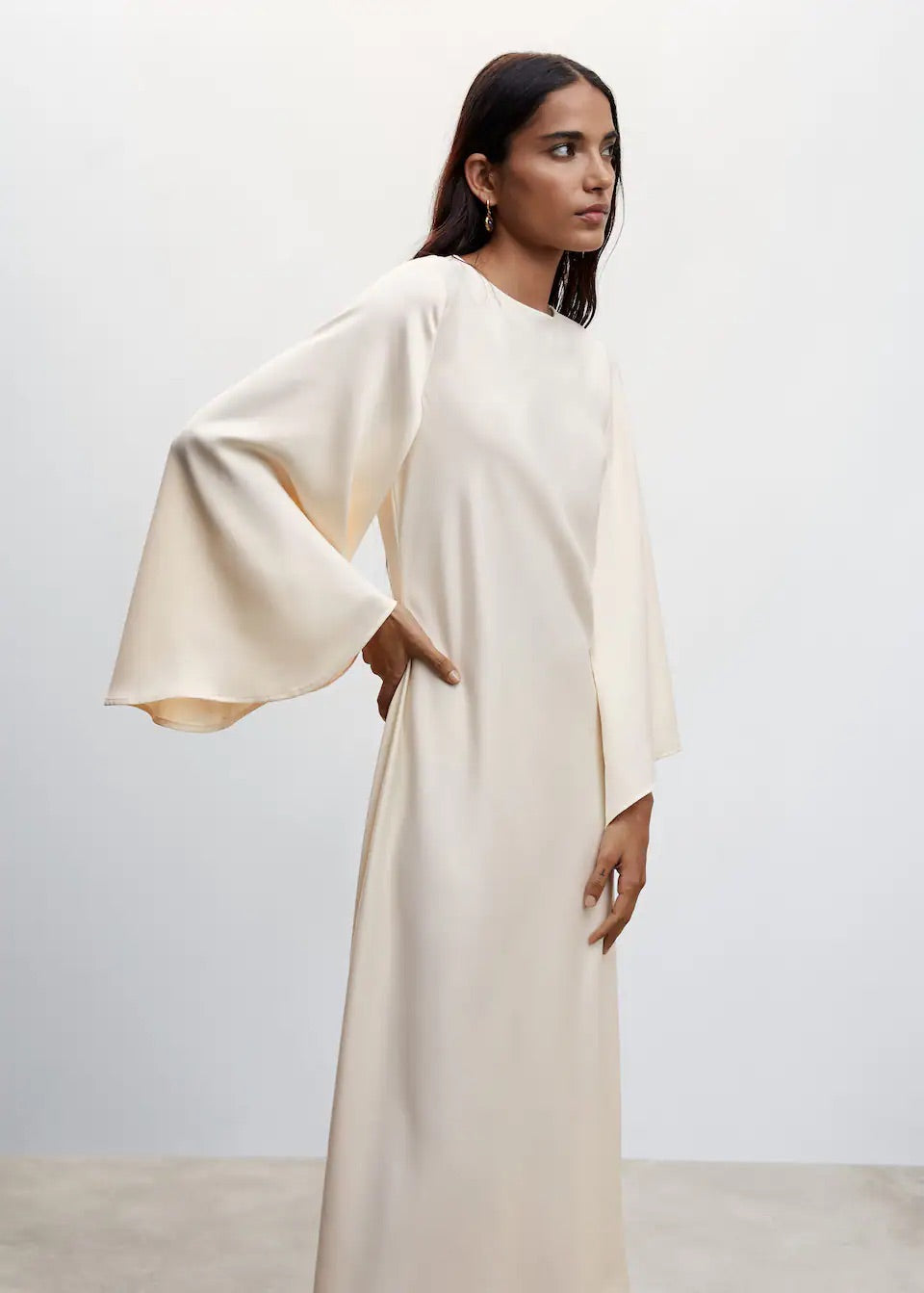 Flared sleeves dress