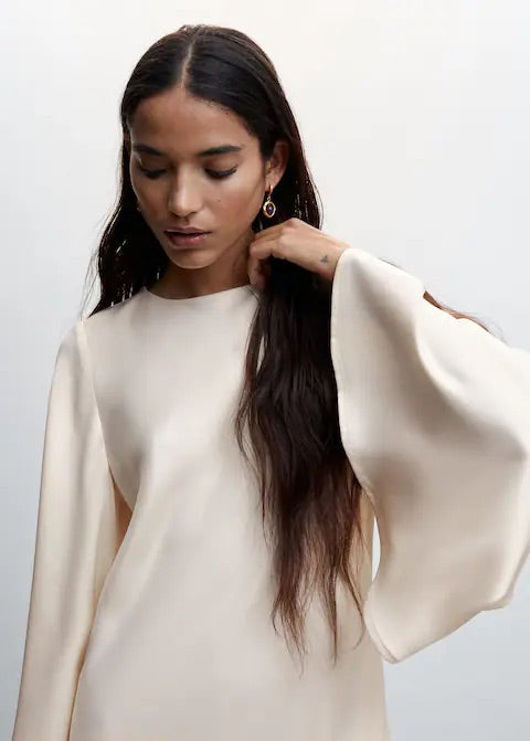 Flared sleeves dress