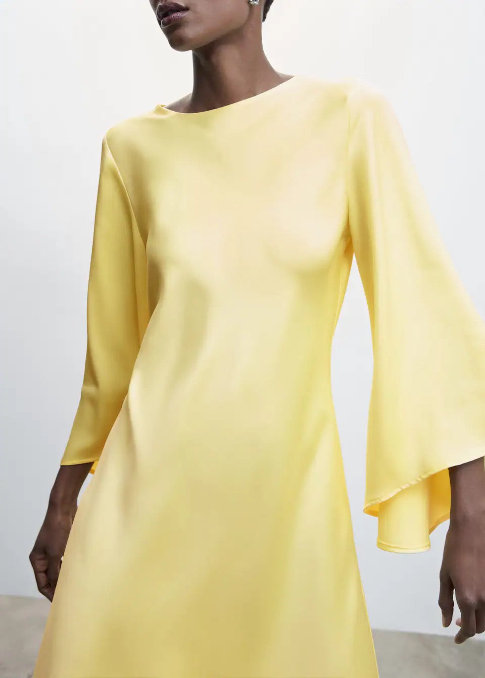 Flared sleeves dress