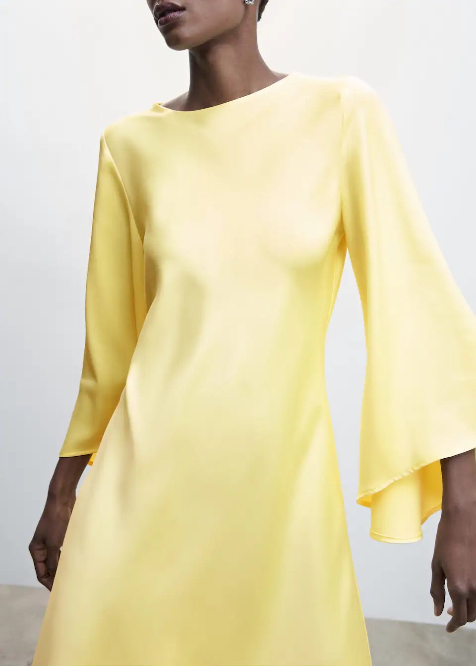 Flared sleeves dress