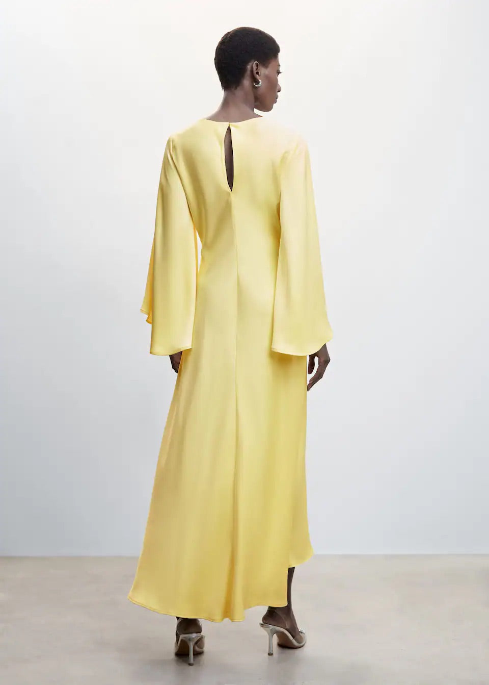 Flared sleeves dress