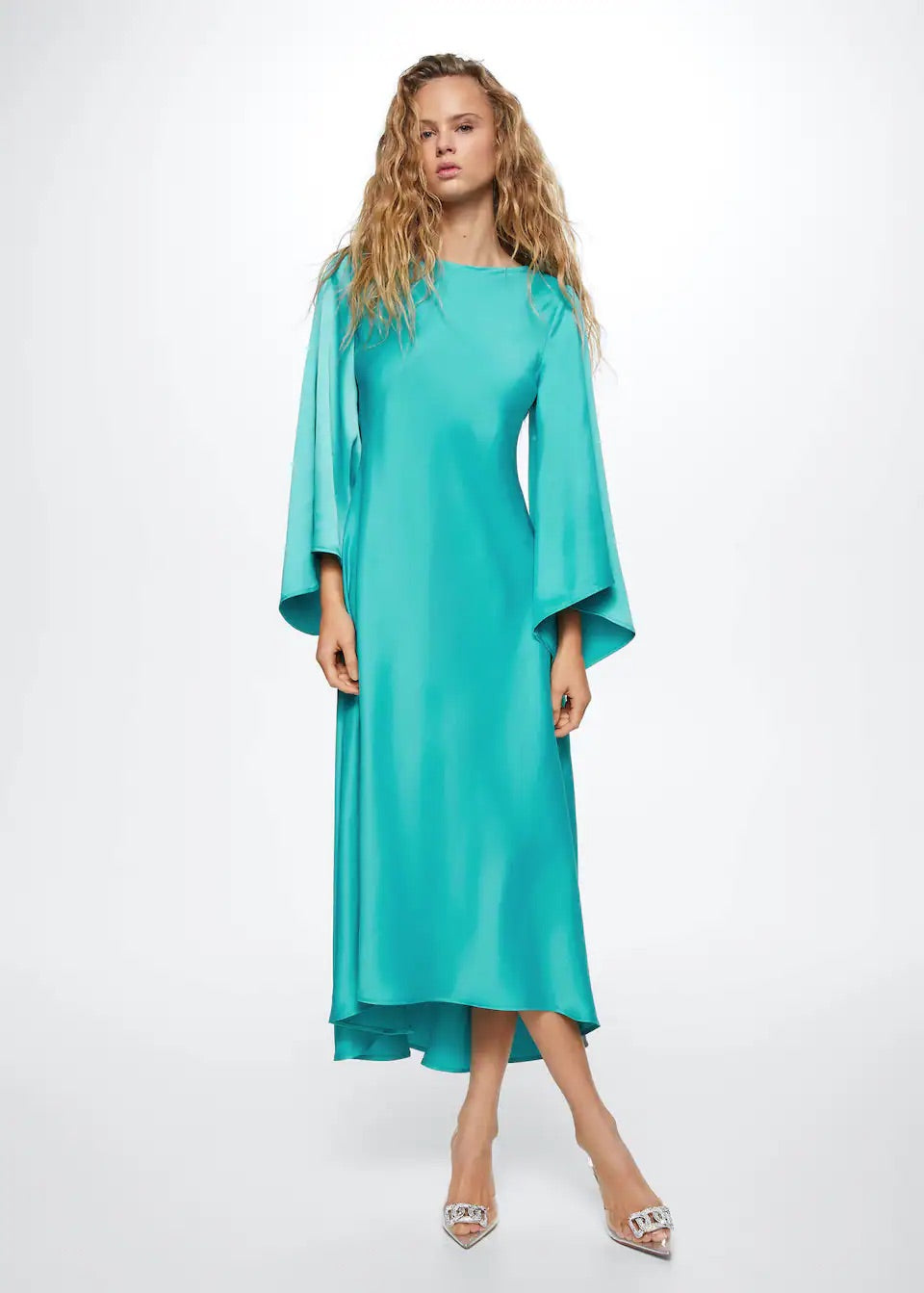 Flared sleeves dress