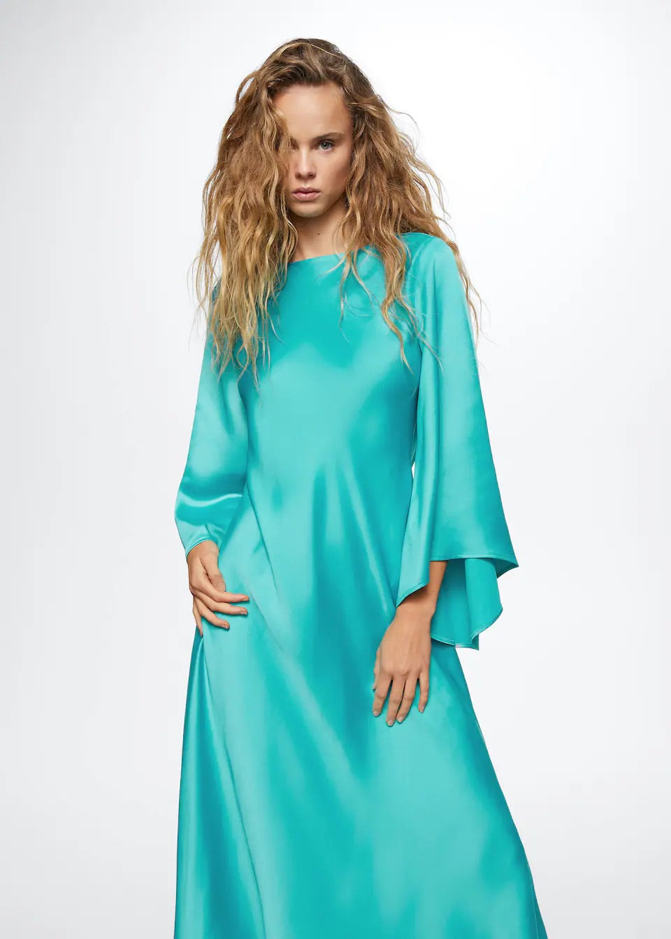 Flared sleeves dress
