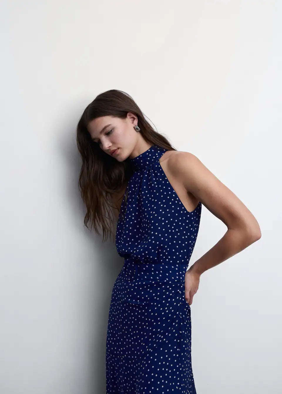 Halter-neck taupe dress