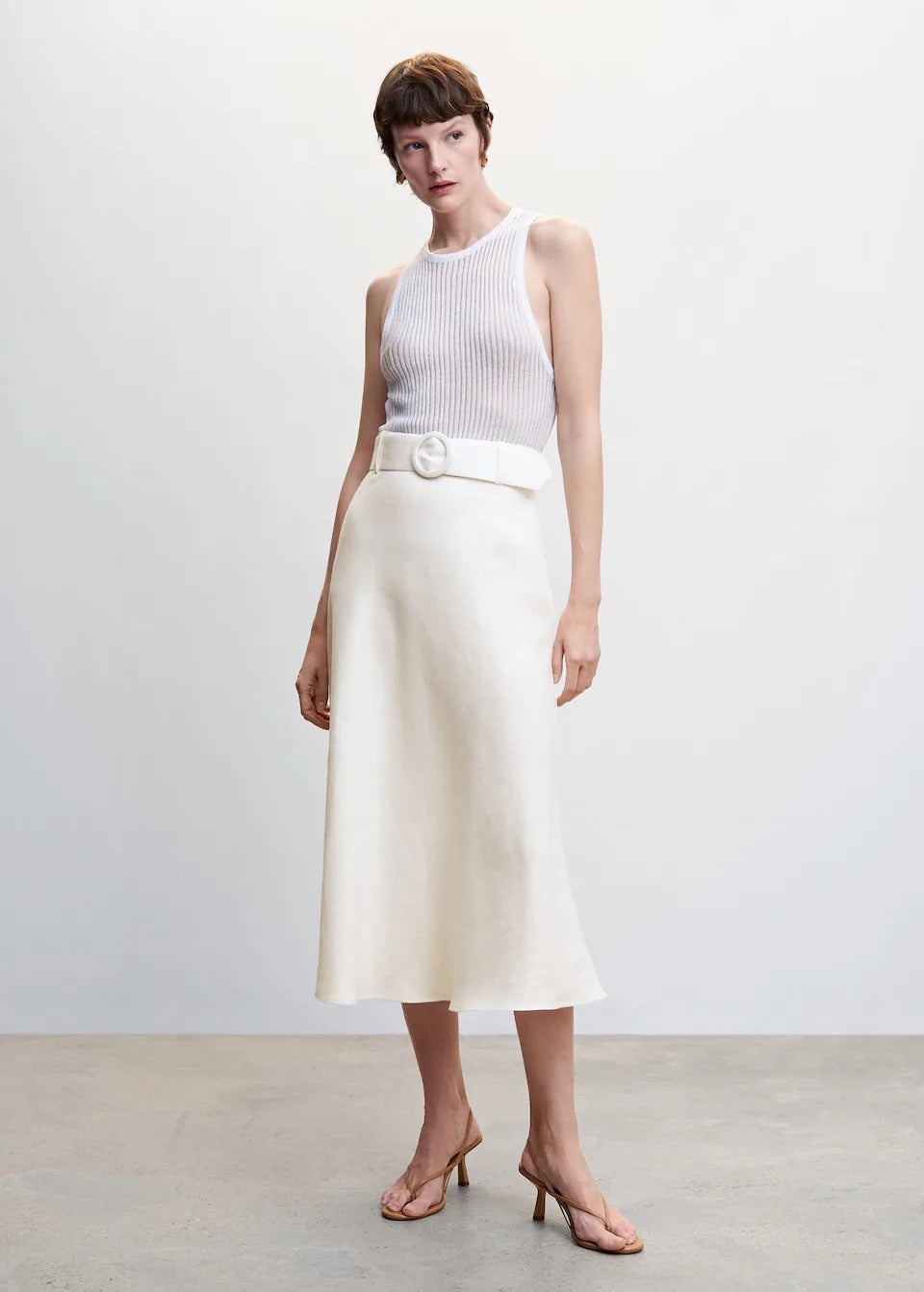 Linen skirt with belt