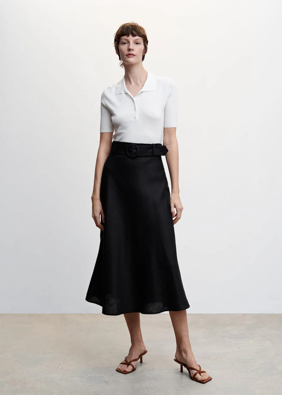 Linen skirt with belt
