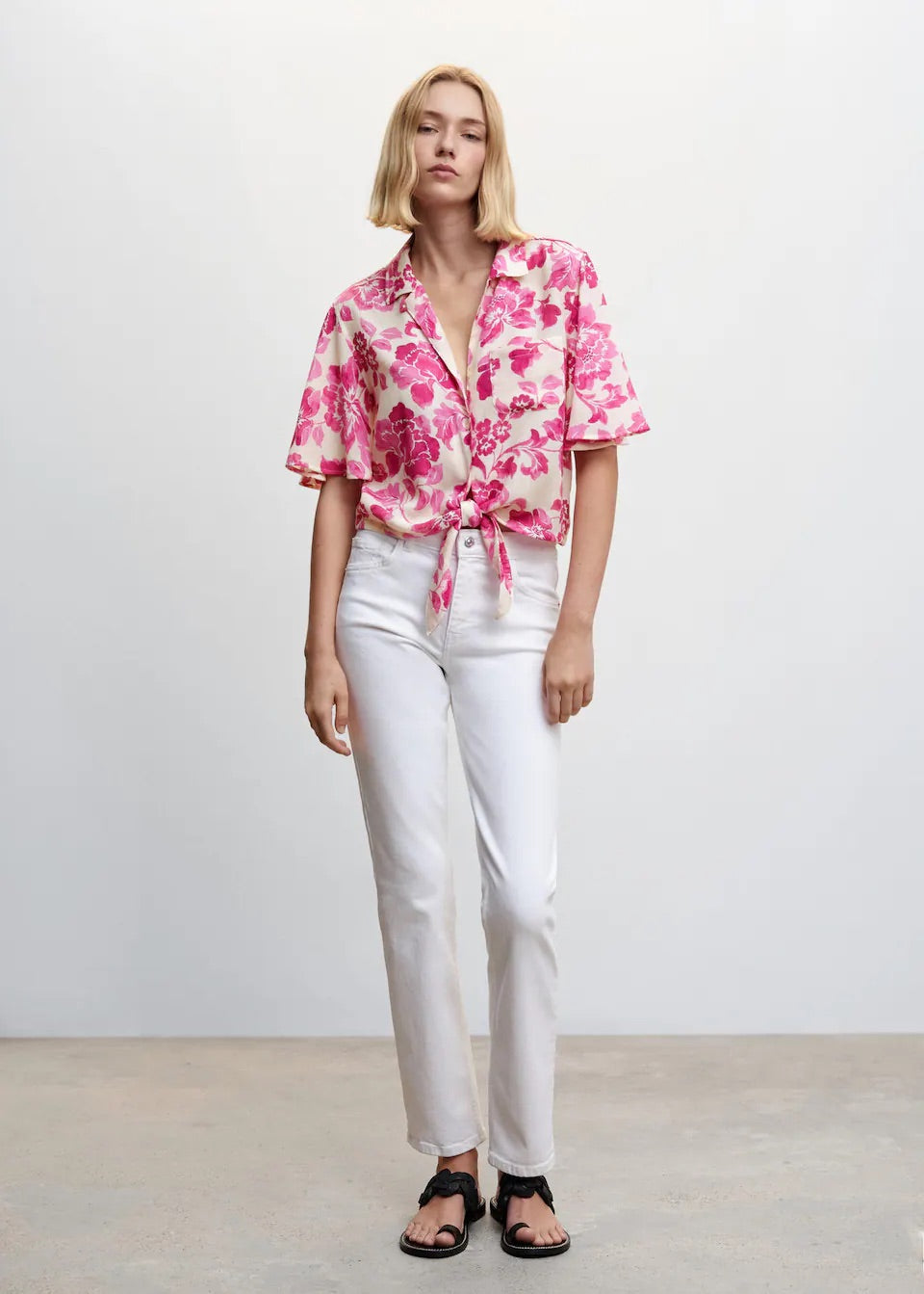 Floral shirt with knot