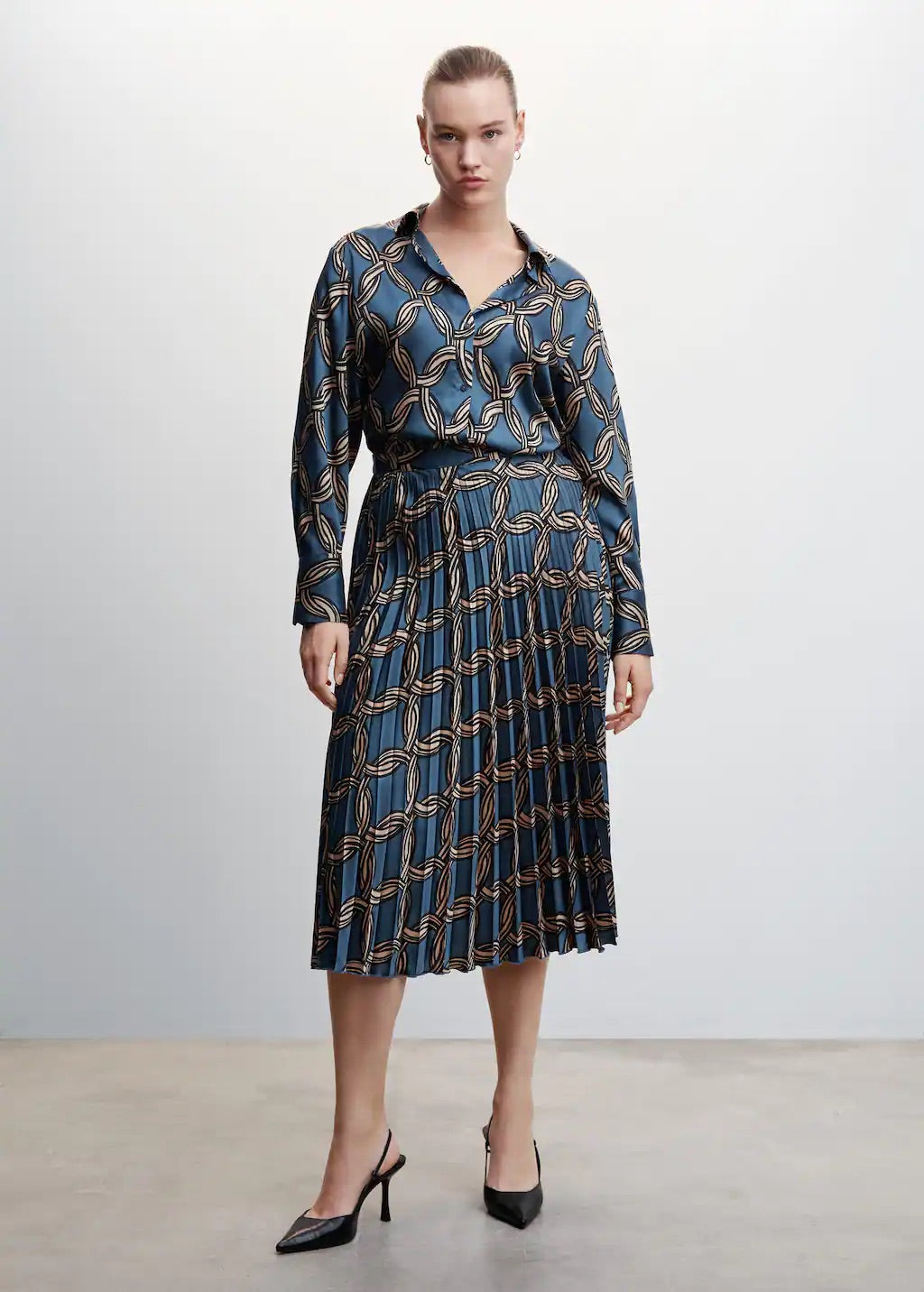 Geometric-print blouse