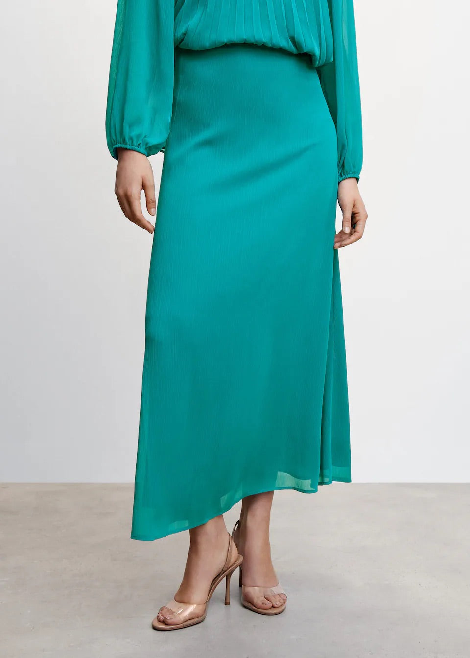Flowy long skirt